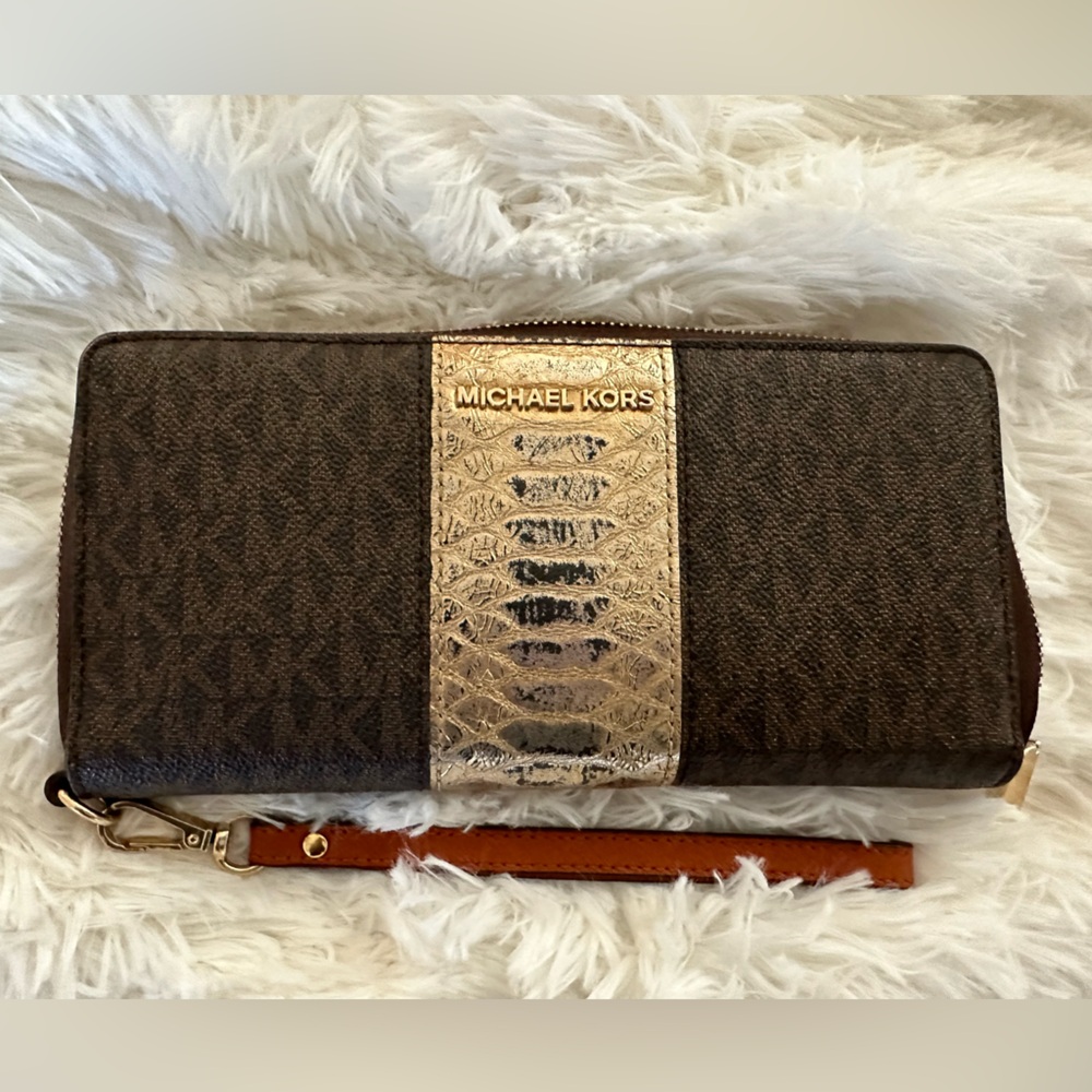 Michael Kors wallet